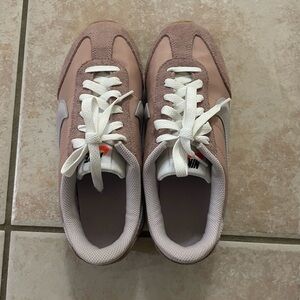 Brand new Nike sneakers women 6.5